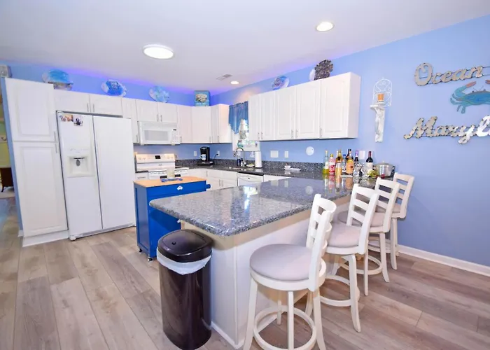 Montego Bay-colonial Drive 13339